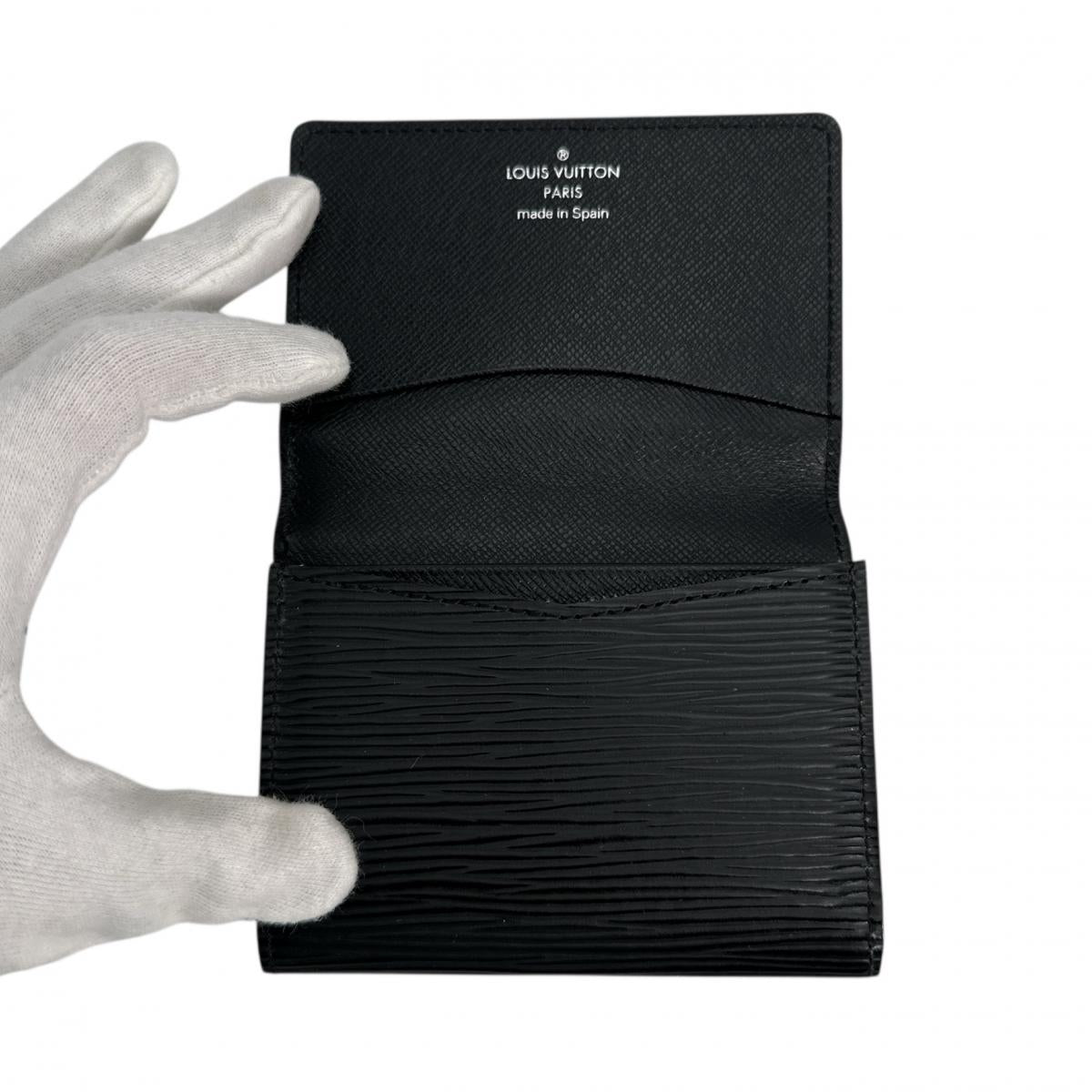 ルイヴィトン LOUIS VUITTON カードケース
 名刺入れ エピ アンヴェロップ カルト・ドゥ ヴィジット エピレザー M56582 ノワール LV
 【SS】
 【中古】