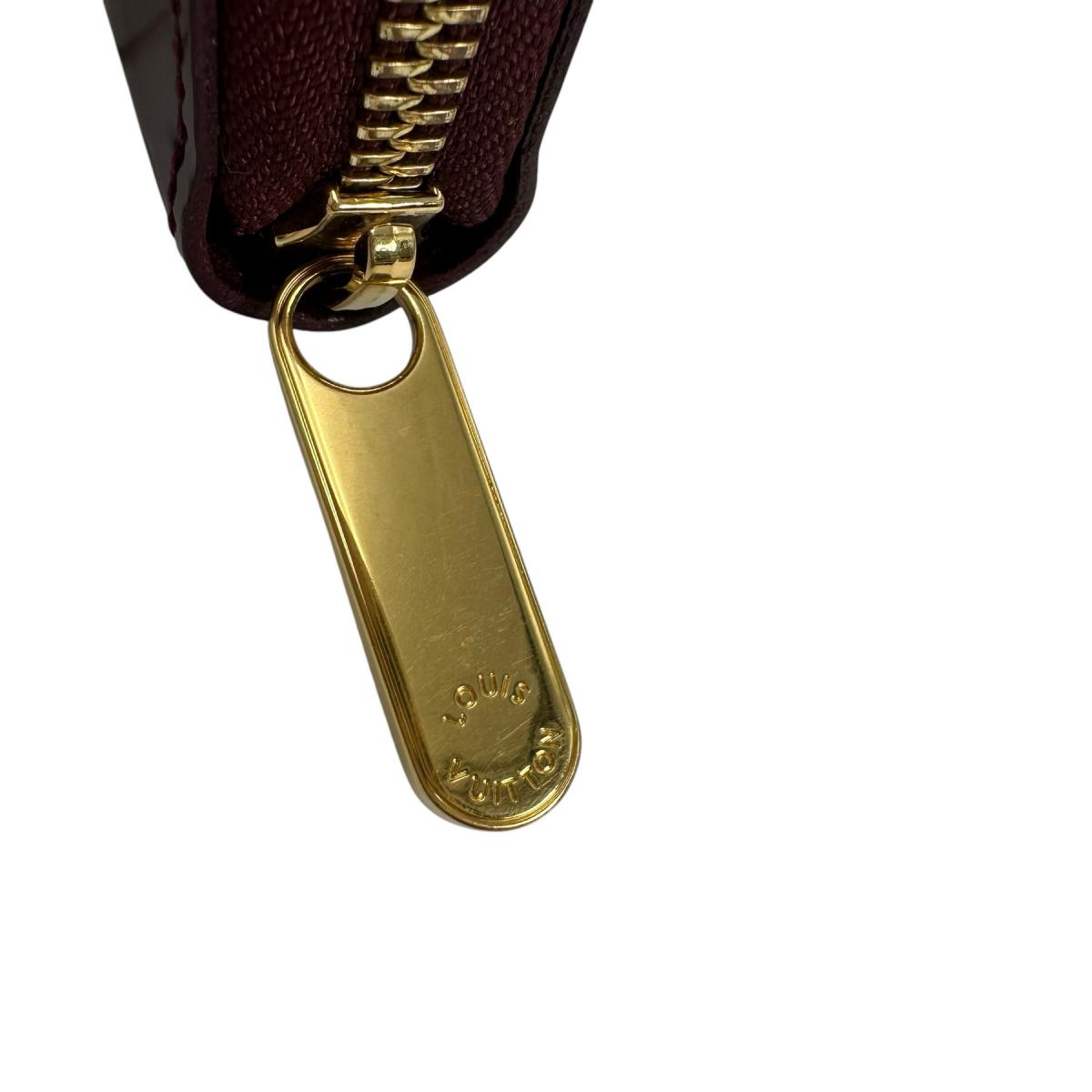 ルイヴィトン LOUIS VUITTON 長財布
 ラウンドファスナー モノグラム ジッピーウォレット モノグラムヴェルニ M61379 マゼンタ LV
 【SS】
 【中古】