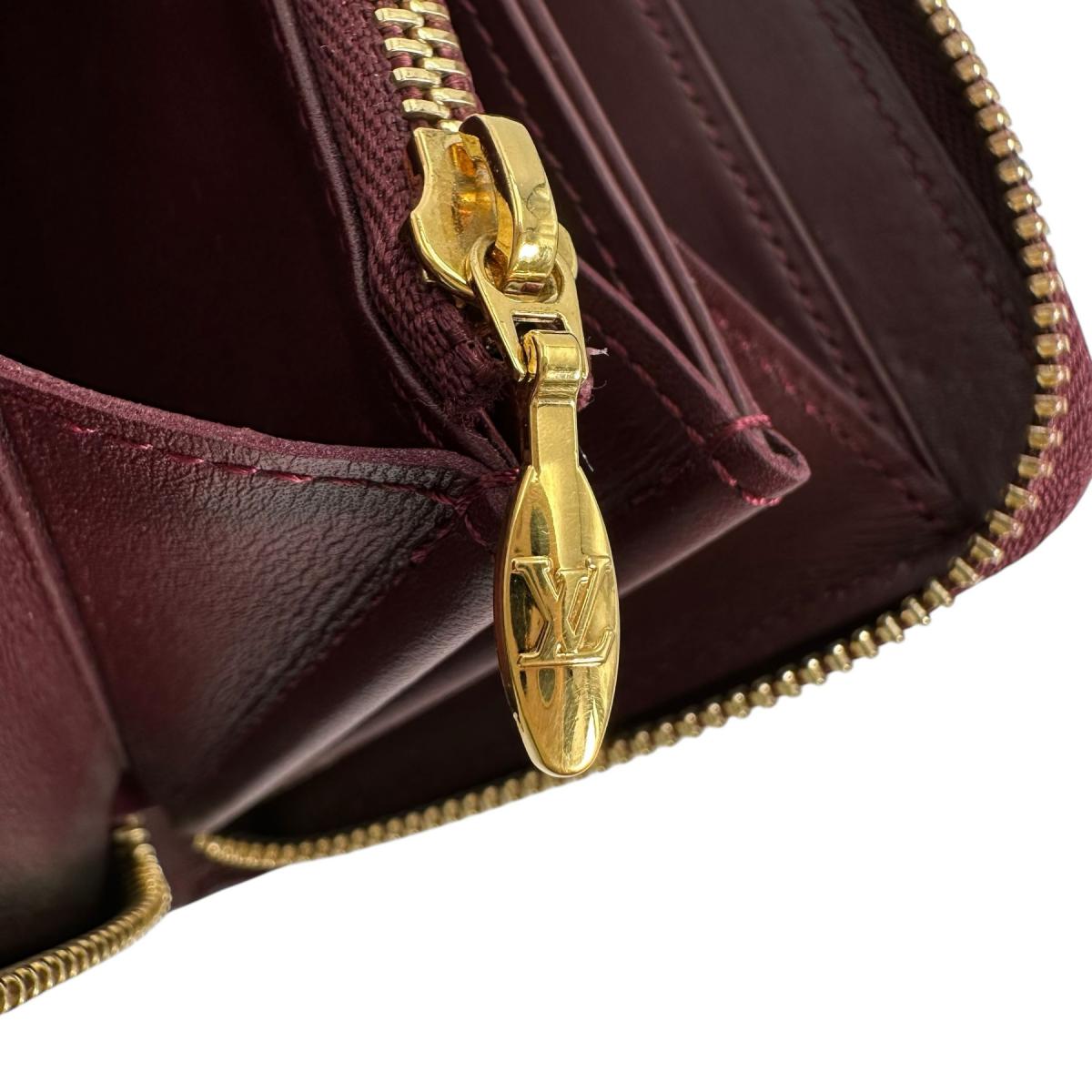 ルイヴィトン LOUIS VUITTON 長財布
 ラウンドファスナー モノグラム ジッピーウォレット モノグラムヴェルニ M61379 マゼンタ LV
 【SS】
 【中古】