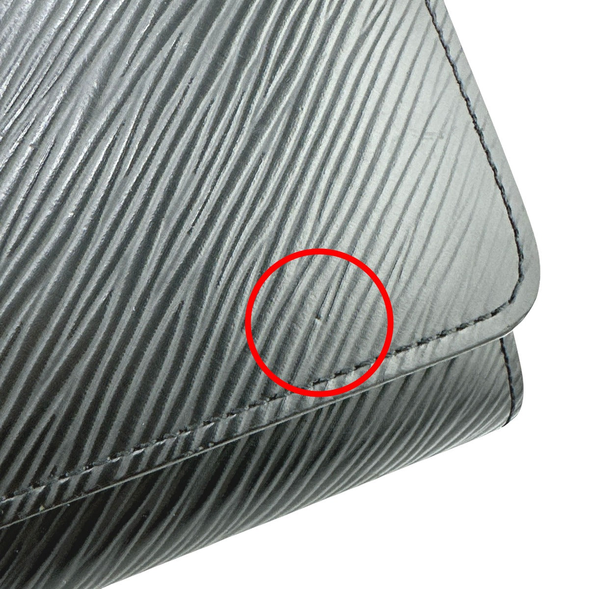 ルイヴィトン LOUIS VUITTON 長財布
 ファスナー付き小銭入れ エピ ポルトフォイユ・ツイスト エピレザー M68309 ノワール LV
 【SS】
 【中古】