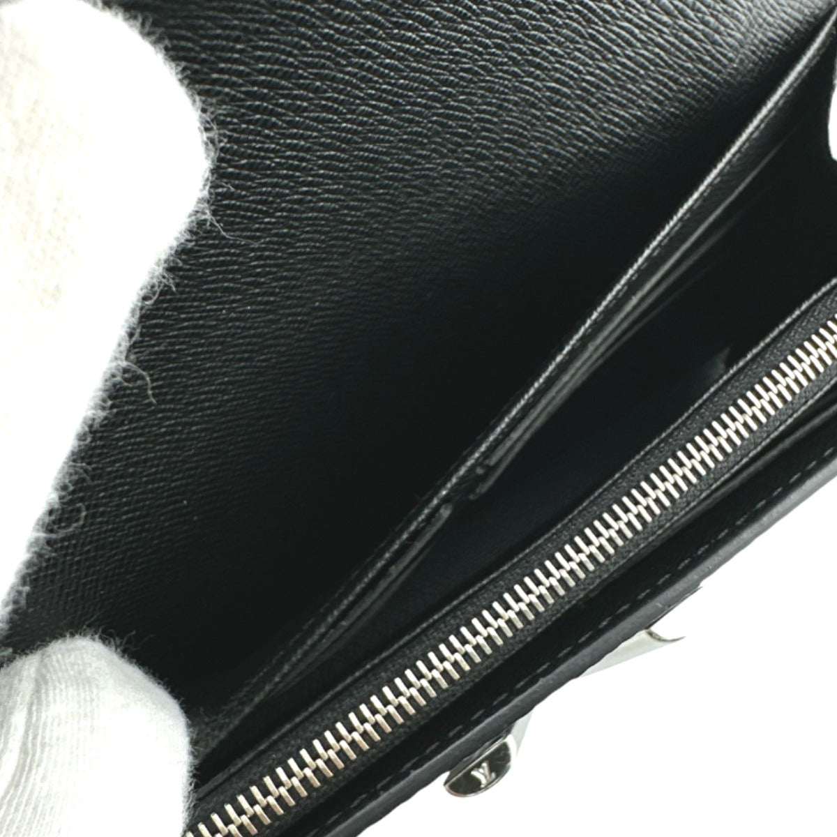 ルイヴィトン LOUIS VUITTON 長財布
 ファスナー付き小銭入れ エピ ポルトフォイユ・ツイスト エピレザー M68309 ノワール LV
 【SS】
 【中古】