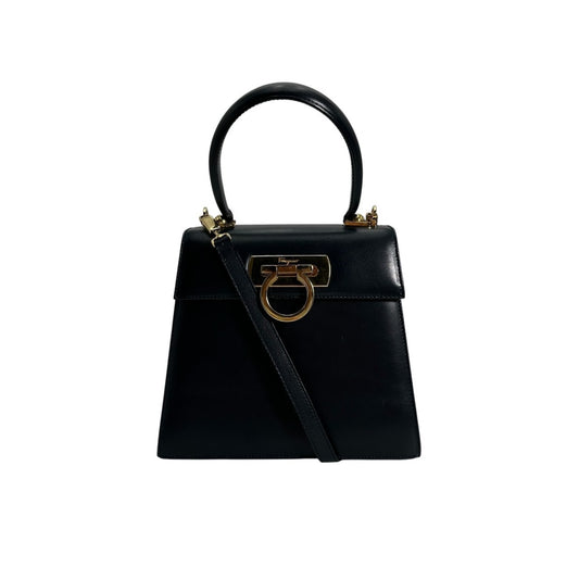 サルヴァトーレフェラガモ Salvatore Ferragamo ハンドバッグ
 2WAYバッグ ショルダーバッグ ガンチーニ レザー BX-212193 ブラック 【SS】
 【中古】