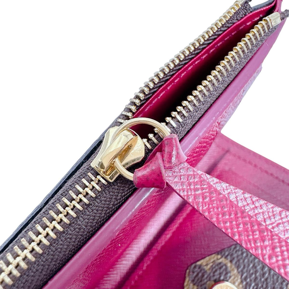 ルイヴィトン LOUIS VUITTON 二つ折り財布
 二つ折り財布 モノグラムリバース ポルトフォイユ・ヴィクトリーヌ モノグラムキャンバス M81557 ブラウン LV
 【SS】
 【中古】