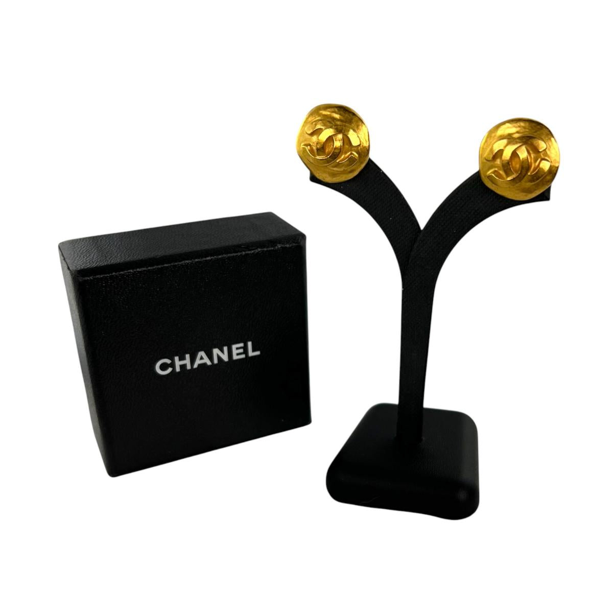 シャネル CHANEL イヤリング
 ラウンドイヤリング ターンロック ココマーク GP ゴールド 【SS】
 【中古】