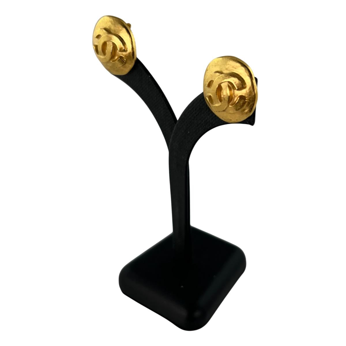 シャネル CHANEL イヤリング
 ラウンドイヤリング ターンロック ココマーク GP ゴールド 【SS】
 【中古】