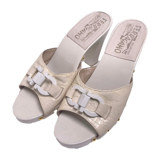 Salvatore Ferragamo Mules
 Sandals 6 White [SS]
 【second hand】 