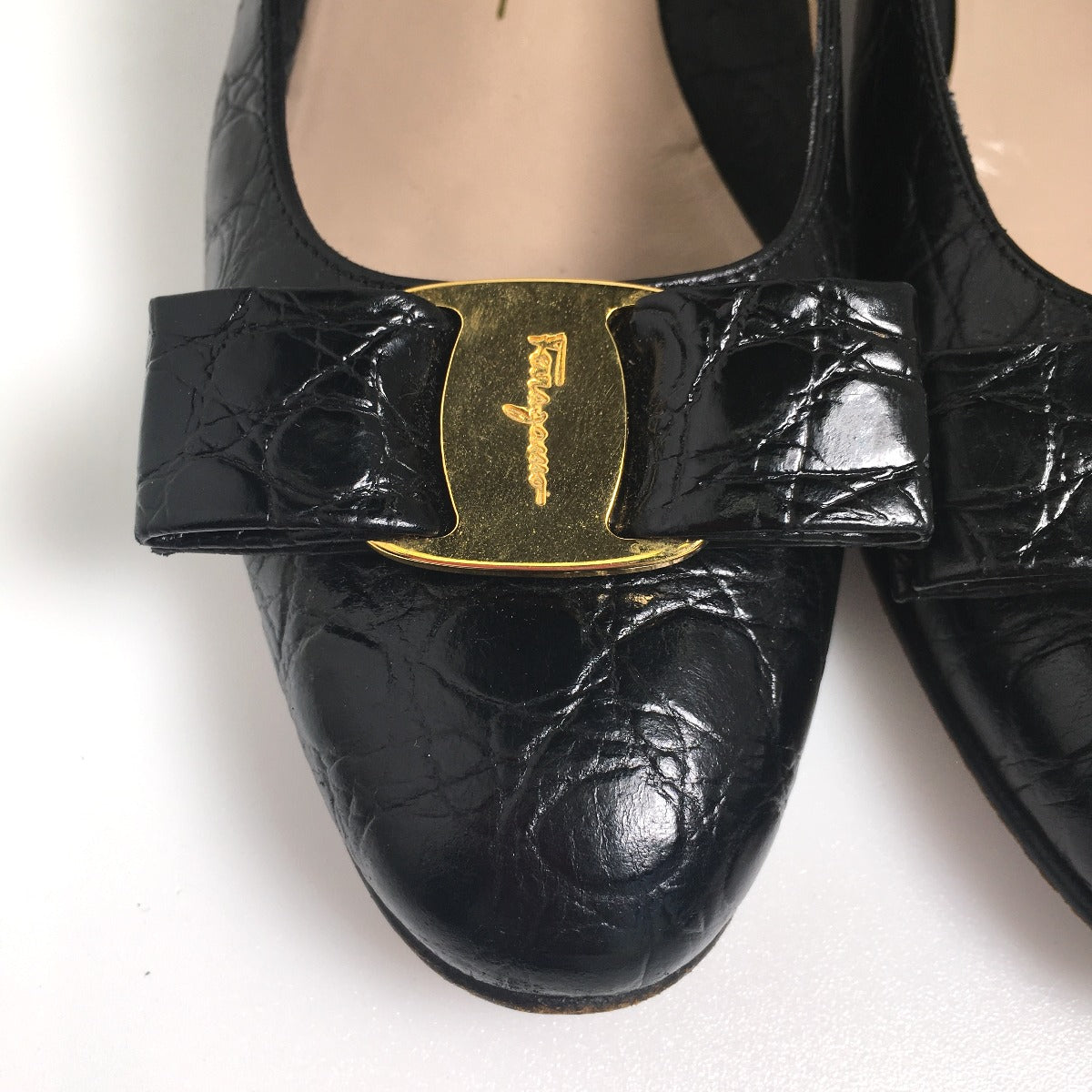 Salvatore Ferragamo Pumps
 Pumps Embossed 51768 Black [SS]
 【second hand】 