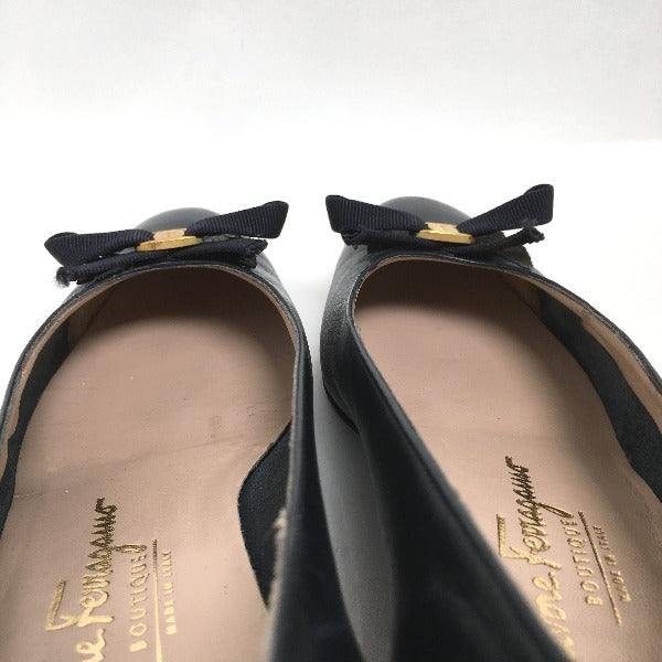 Salvatore Ferragamo Pumps
 Pumps 5 1/2 B Calf Navy [SS]
 【second hand】 