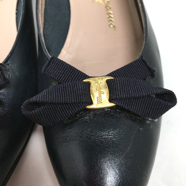 Salvatore Ferragamo Pumps
 Pumps 5 1/2 B Calf Navy [SS]
 【second hand】 