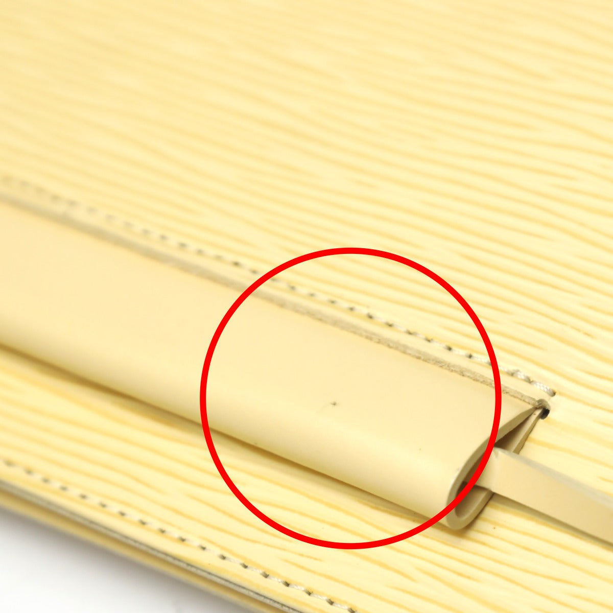 ルイヴィトン LOUIS VUITTON ショルダーバッグ
 肩掛けショルダーバッグ エピ サントロペ エピレザー M5246A ヴァニラ LV
 【SS】
 【中古】