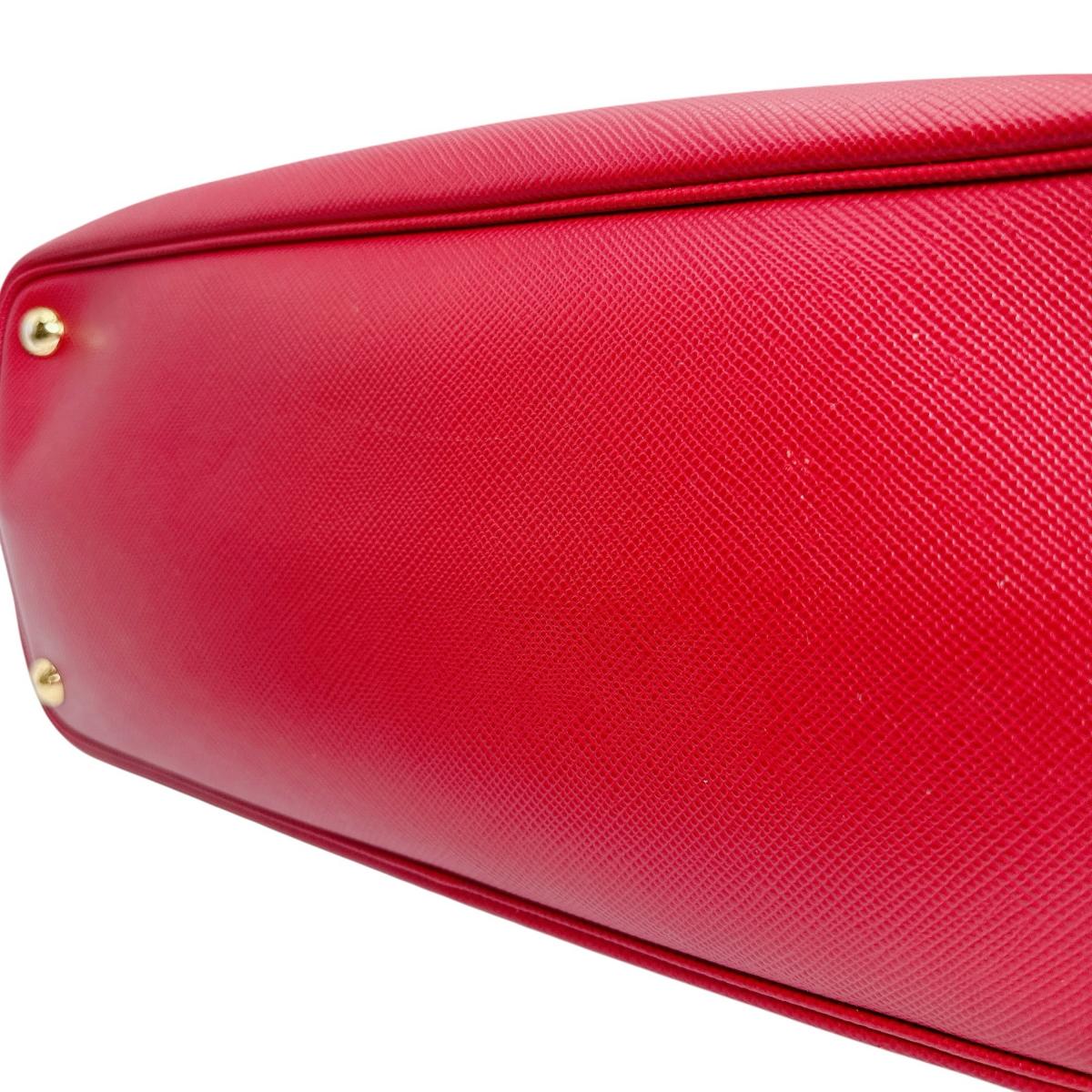 プラダ PRADA ハンドバッグ
 ショルダーバッグ サフィアーノ 2wayバッグ 牛革 BN2775 レッド 【SS】
 【中古】