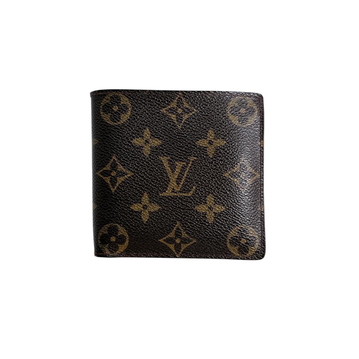 ルイヴィトン LOUIS VUITTON 二つ折り財布
 二つ折り財布 モノグラム カルトクレディ モネ モノグラムキャンバス M61665 ブラウン LV
 【SS】
 【中古】
