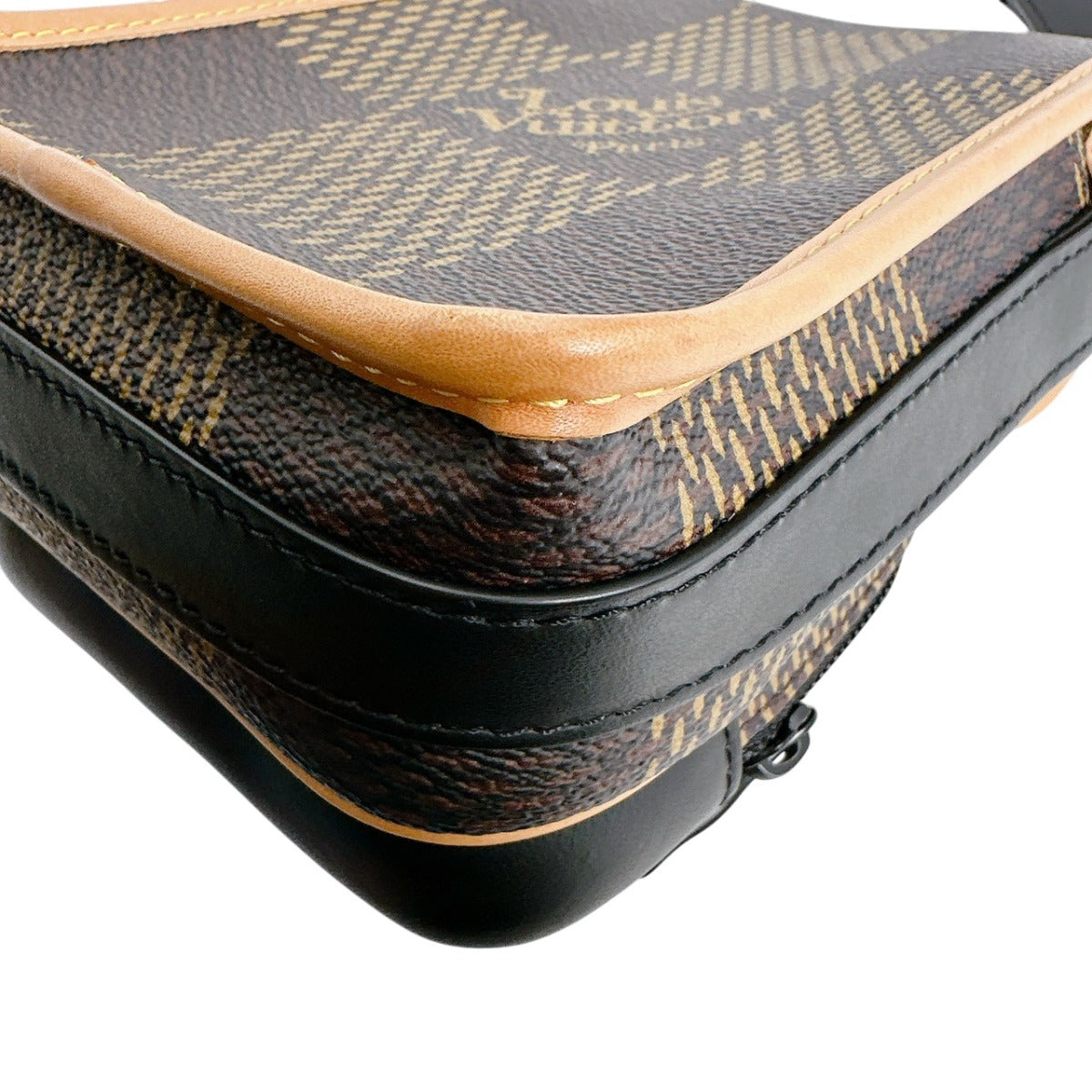 ルイヴィトン LOUIS VUITTON メッセンジャーバッグ
 アマゾンメッセンジャー モノグラム ダミエジャイアント ダミエジェアンキャンバス N40357 ブラウン LV
 【SS】
 【中古】