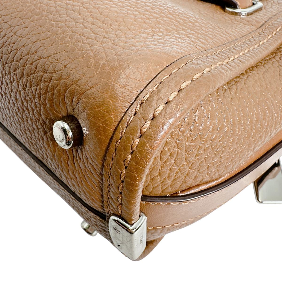 コーチ COACH ハンドバッグ
 トートバッグ キャリーオール スワッガー 21 レザー 37444 ブラウン 【SS】
 【中古】