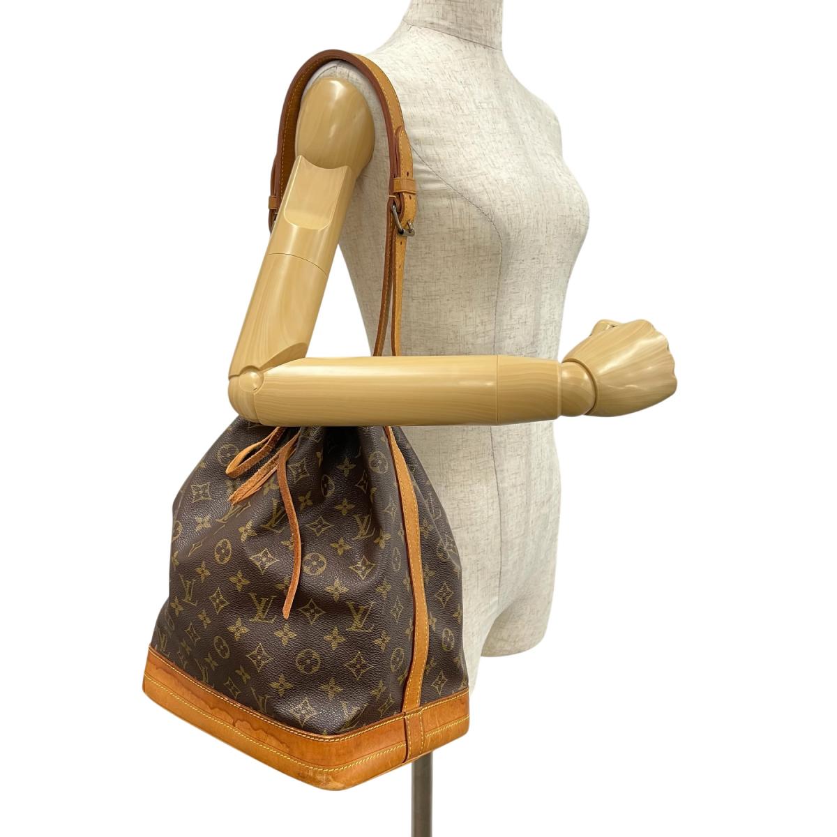 ルイヴィトン LOUIS VUITTON ショルダーバッグ
 巾着型ショルダーバック モノグラム ノエ モノグラムキャンバス M42224 ブラウン LV
 【SS】
 【中古】