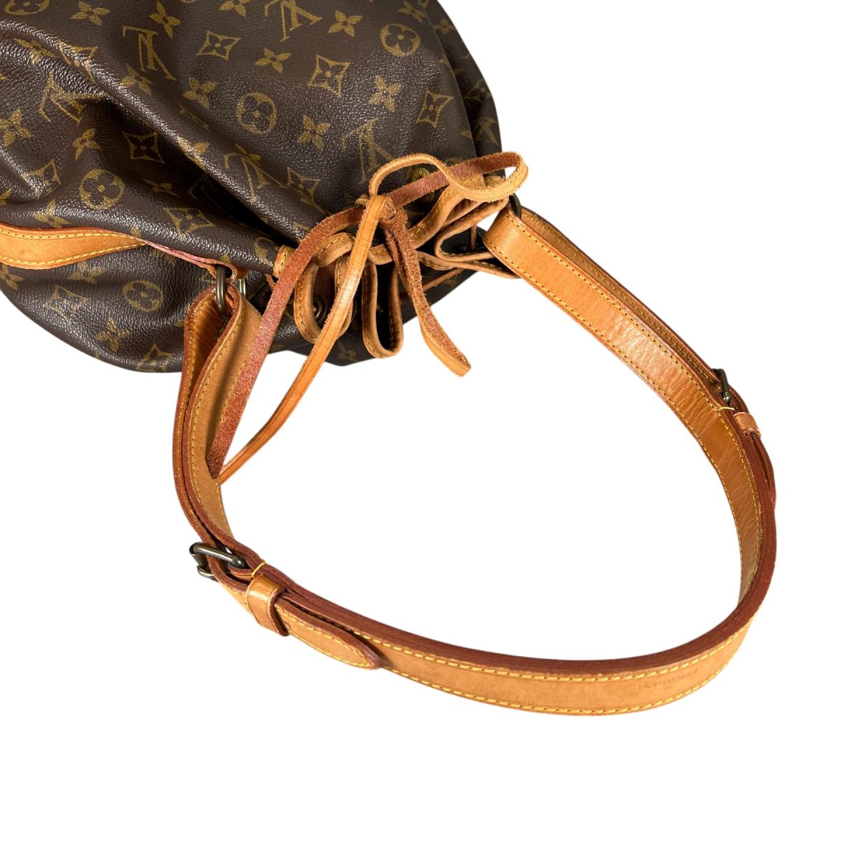 ルイヴィトン LOUIS VUITTON ショルダーバッグ
 巾着型ショルダーバック モノグラム ノエ モノグラムキャンバス M42224 ブラウン LV
 【SS】
 【中古】