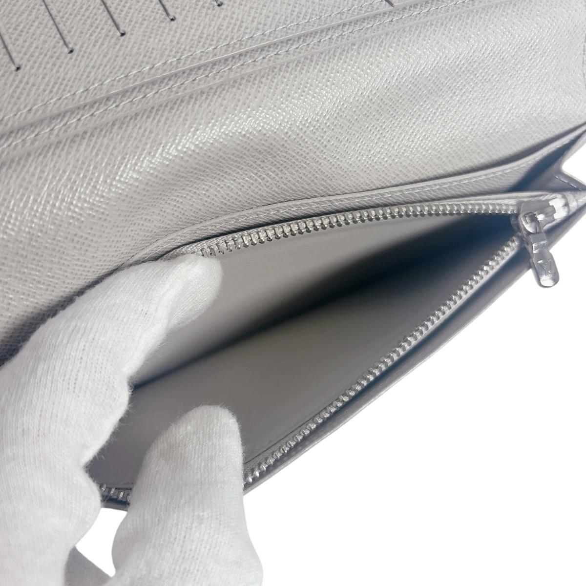 ルイヴィトン LOUIS VUITTON 長財布
 二つ折り長財布 タイガ ポルトフォイユ・ブラザ タイガ M30557 ブラック×グレー LV
 【SS】
 【中古】