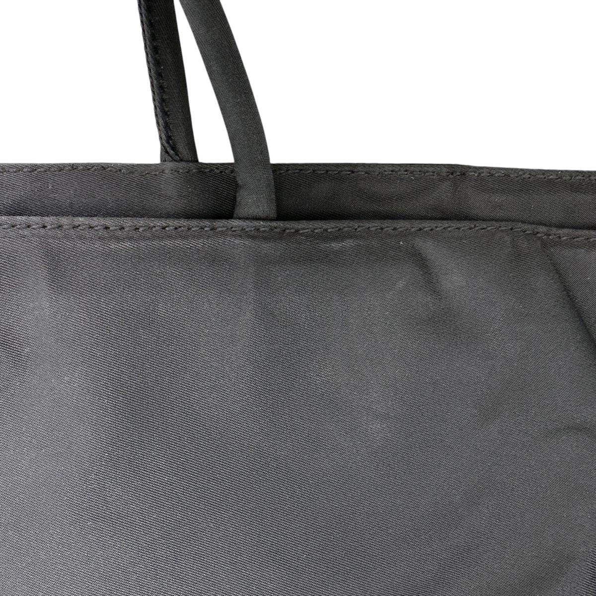 プラダ PRADA トートバッグ
 軽量 トライアングルロゴ A4対応 ナイロン ブラック 【SS】
 【中古】