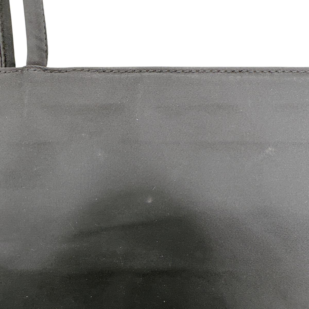 プラダ PRADA トートバッグ
 軽量 トライアングルロゴ A4対応 ナイロン ブラック 【SS】
 【中古】