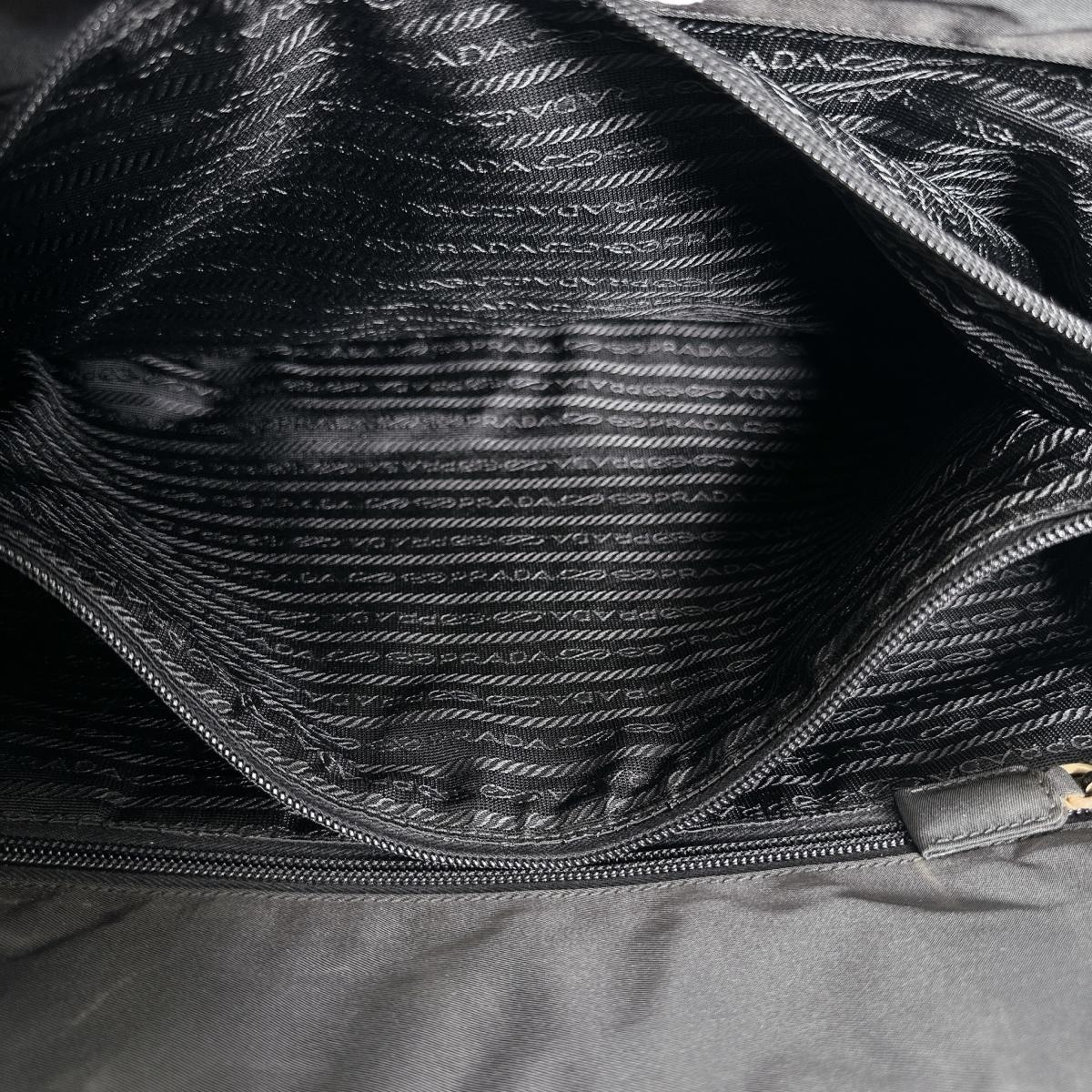 プラダ PRADA トートバッグ
 軽量 トライアングルロゴ A4対応 ナイロン ブラック 【SS】
 【中古】
