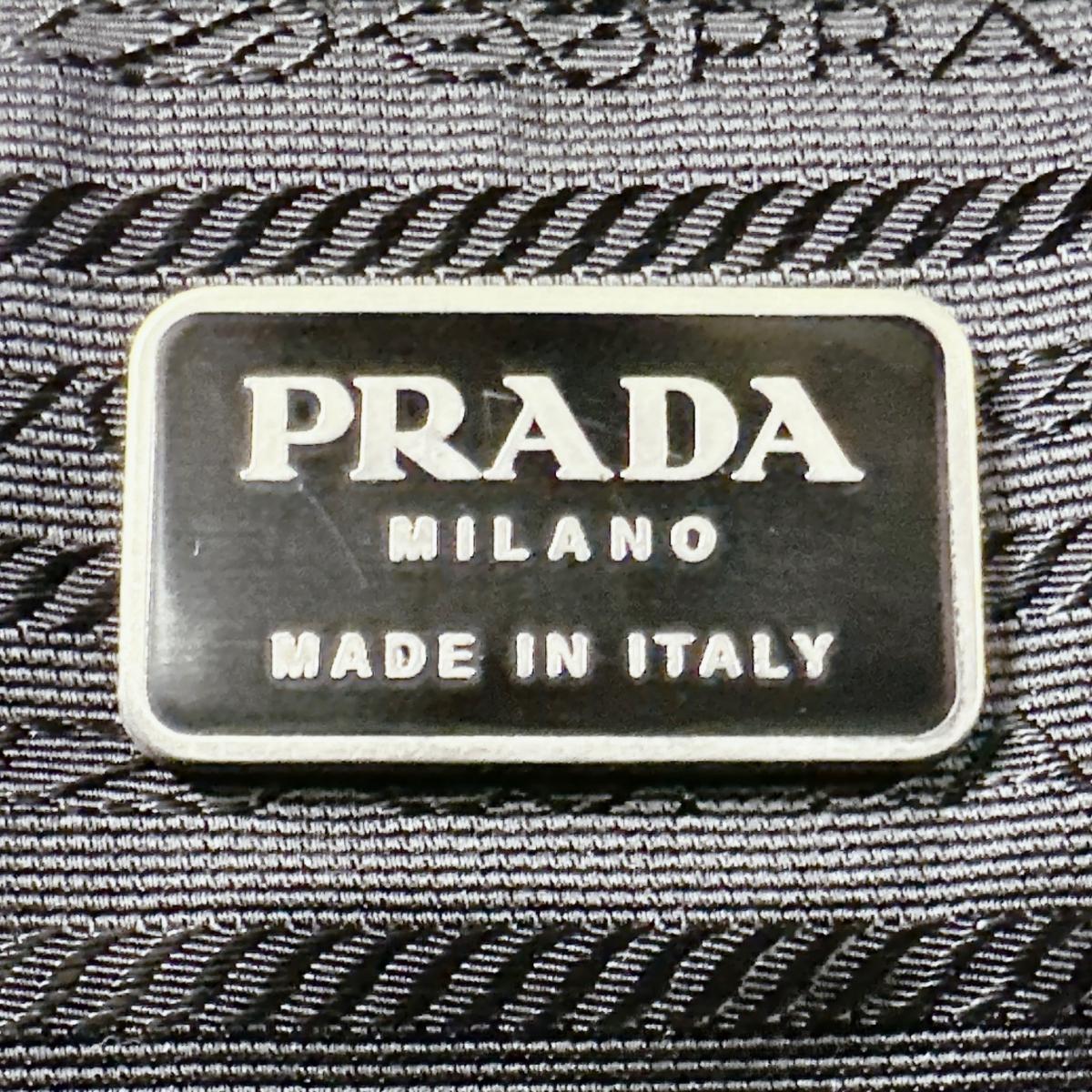 プラダ PRADA トートバッグ
 軽量 トライアングルロゴ A4対応 ナイロン ブラック 【SS】
 【中古】