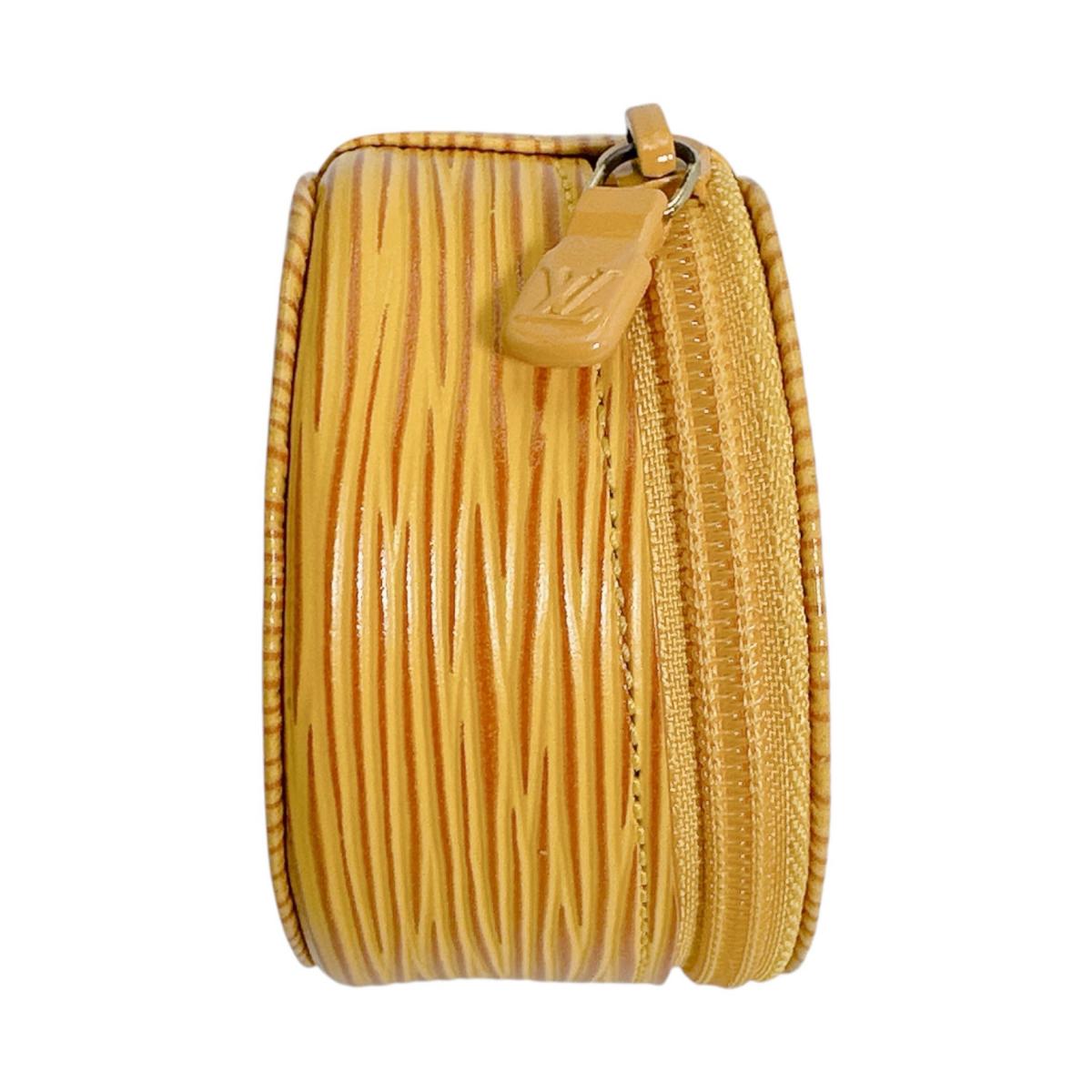 ルイヴィトン LOUIS VUITTON ポーチ
 宝石ケース エピ エクランビジュー8 エピレザー M48229 タッシリイエロー LV
 【SS】
 【中古】