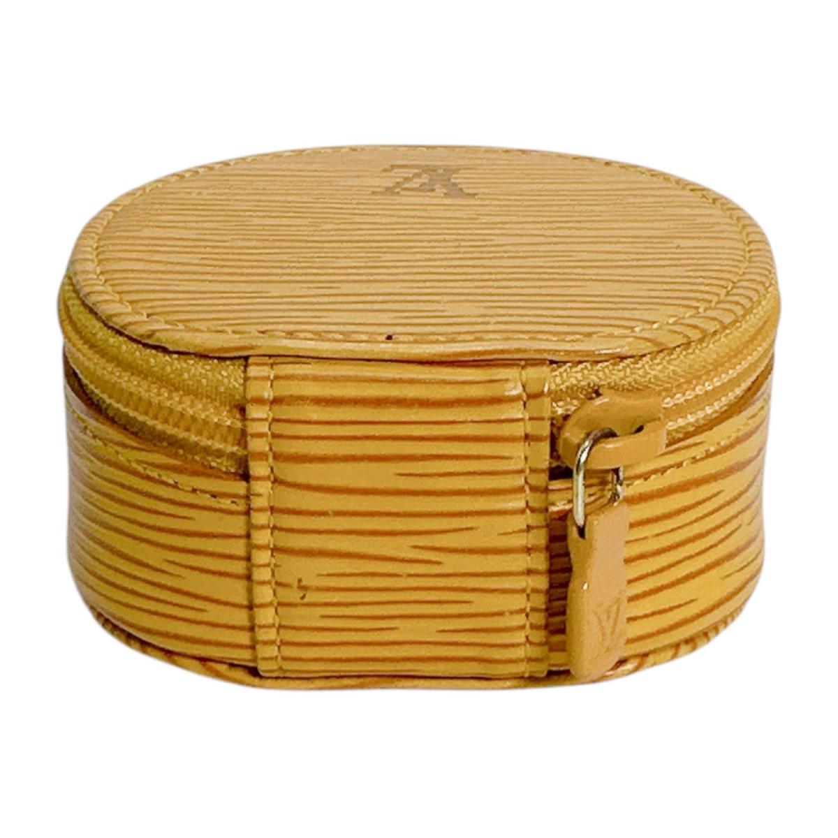 ルイヴィトン LOUIS VUITTON ポーチ
 宝石ケース エピ エクランビジュー8 エピレザー M48229 タッシリイエロー LV
 【SS】
 【中古】