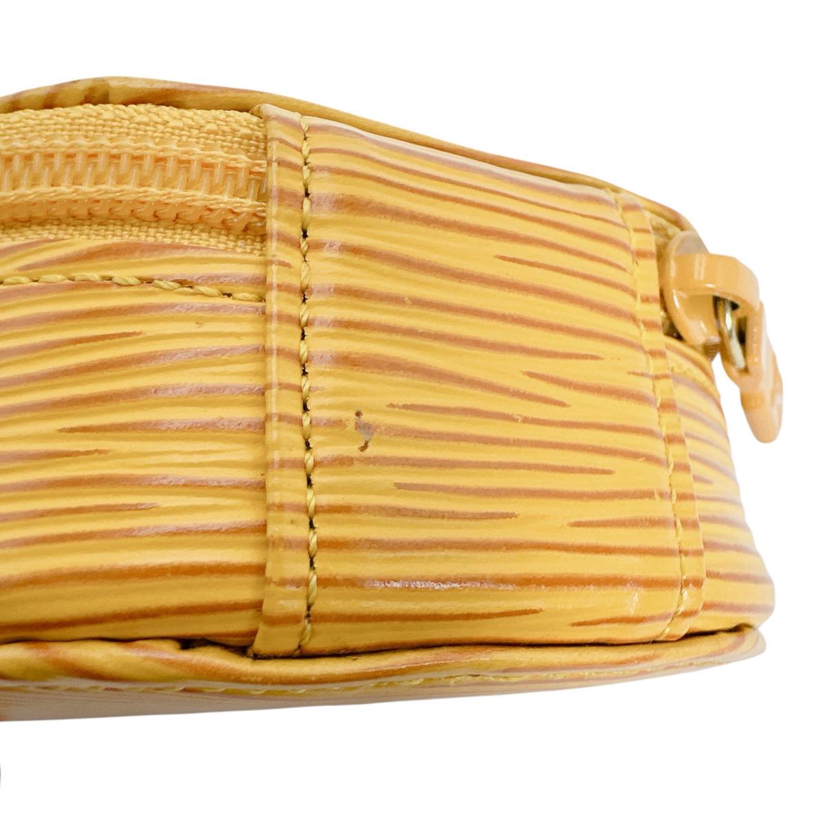 ルイヴィトン LOUIS VUITTON ポーチ
 宝石ケース エピ エクランビジュー8 エピレザー M48229 タッシリイエロー LV
 【SS】
 【中古】