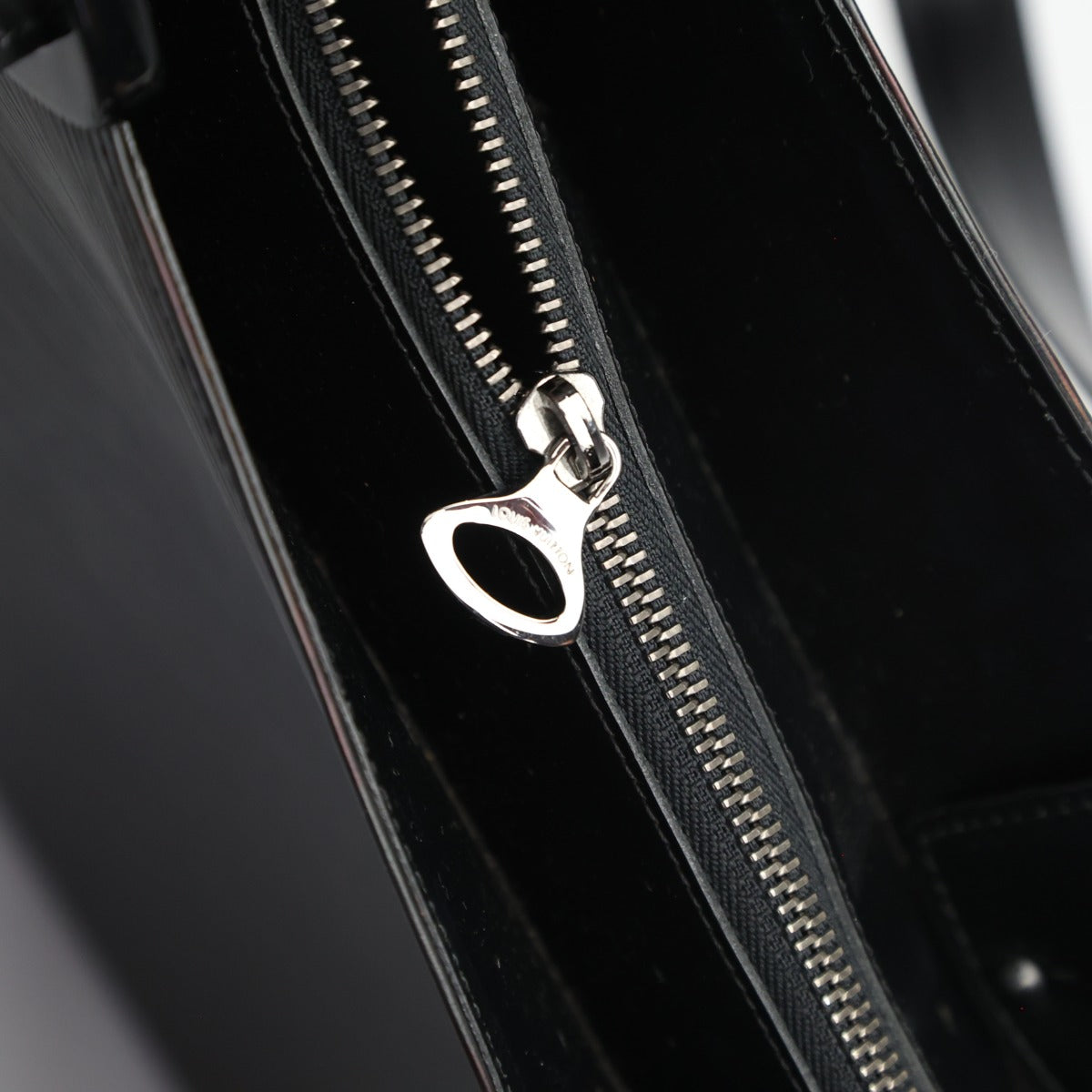ルイヴィトン LOUIS VUITTON ショルダーバッグ
 トートバッグ エピ ジェモ エピレザー M52452 ブラック LV
 【SS】
 【中古】