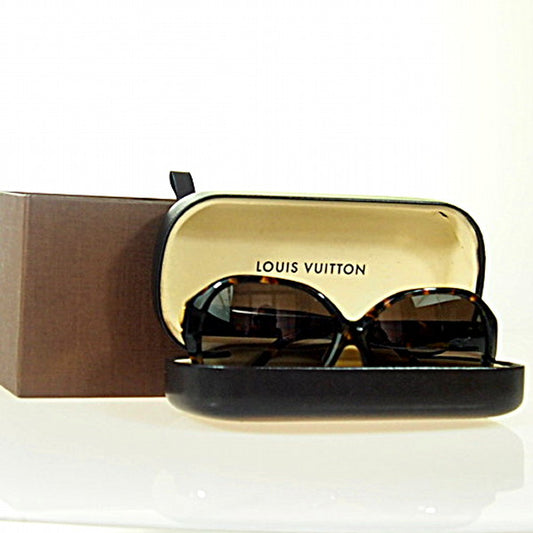 ルイヴィトン LOUIS VUITTON サングラス
 サングラス エカイユフォンセ スプソン オーバーサイズ プラスチック Z0255E ブラウン LV
 【SS】
 【中古】