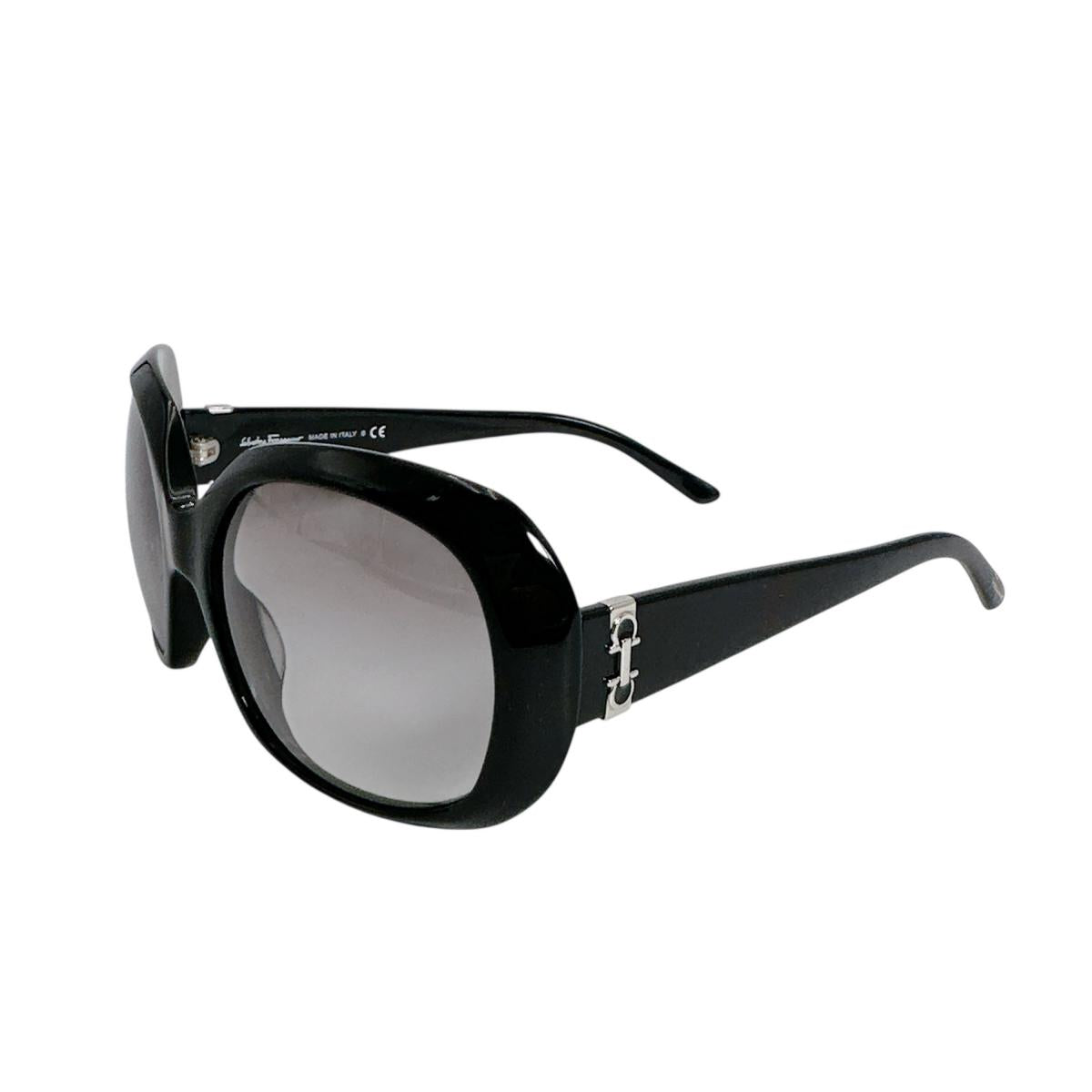サルヴァトーレフェラガモ Salvatore Ferragamo サングラス
 サングラス フェラガモ サルバトーレ プラスチック 2201-A 101/11 ブラック 【H】
 【中古】