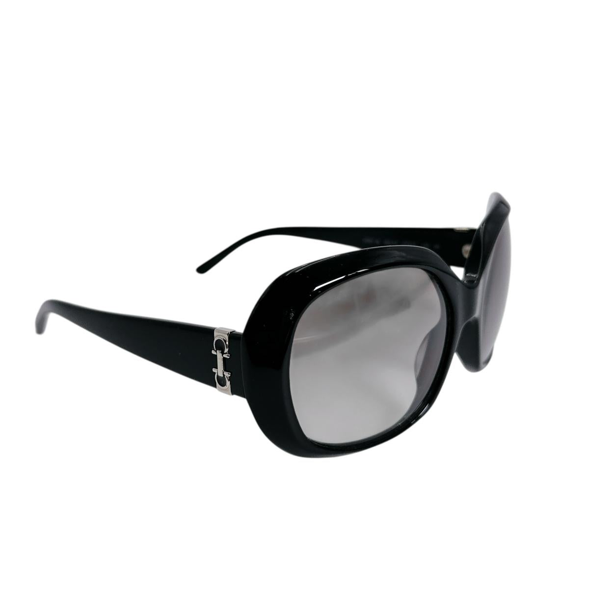 サルヴァトーレフェラガモ Salvatore Ferragamo サングラス
 サングラス フェラガモ サルバトーレ プラスチック 2201-A 101/11 ブラック 【H】
 【中古】