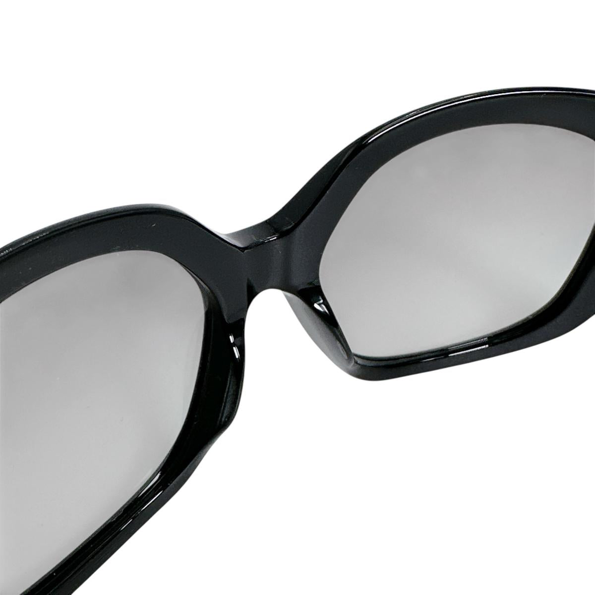 サルヴァトーレフェラガモ Salvatore Ferragamo サングラス
 サングラス フェラガモ サルバトーレ プラスチック 2201-A 101/11 ブラック 【H】
 【中古】