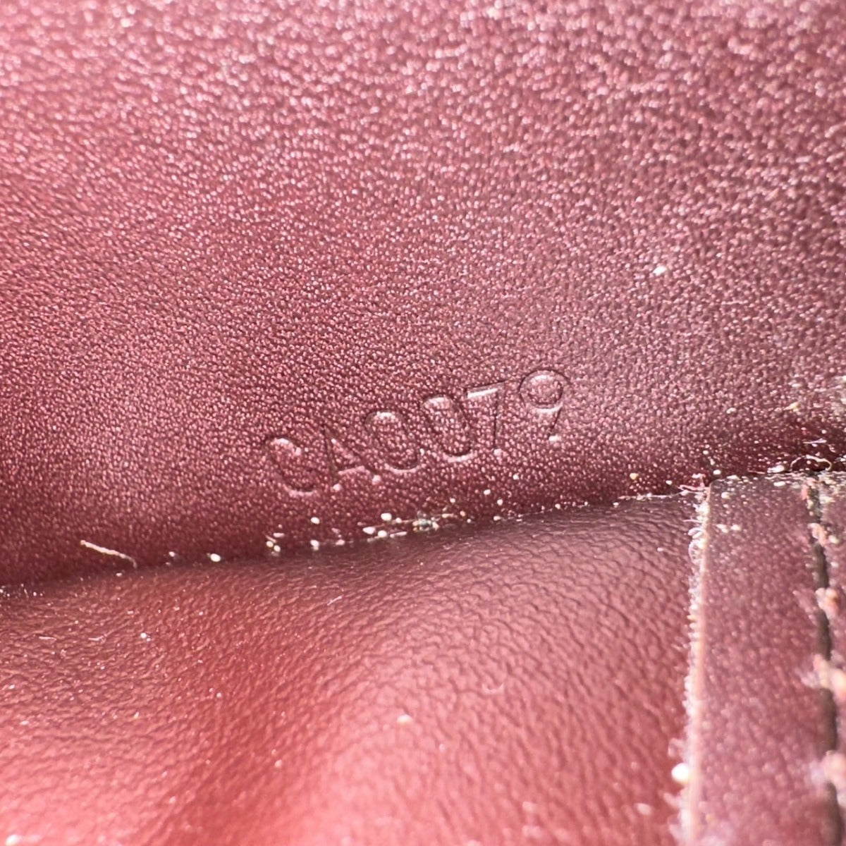 ルイヴィトン LOUIS VUITTON 長財布
 ラウンドファスナー ヴェルニ ジッピーウォレット モノグラムヴェルニ M93522 アマラント LV
 【SS】
 【中古】