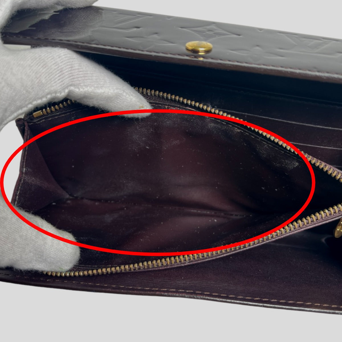 ルイヴィトン LOUIS VUITTON 長財布
 ポルトフォイユサラ ヴェルニ 2つ折ファスナー付 モノグラムヴェルニ M93524 アマラント LV
 【SS】
 【中古】