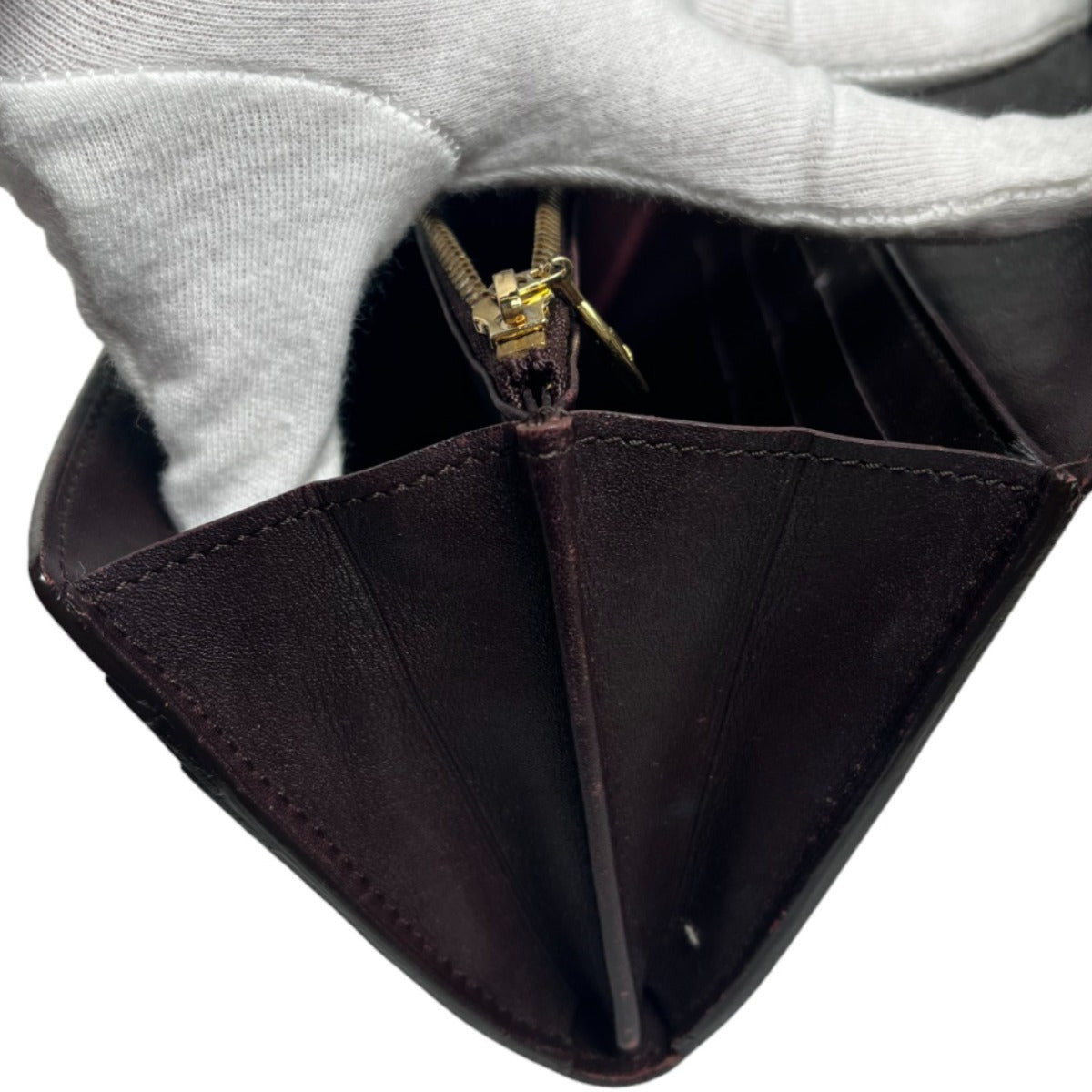 ルイヴィトン LOUIS VUITTON 長財布
 ポルトフォイユサラ ヴェルニ 2つ折ファスナー付 モノグラムヴェルニ M93524 アマラント LV
 【SS】
 【中古】