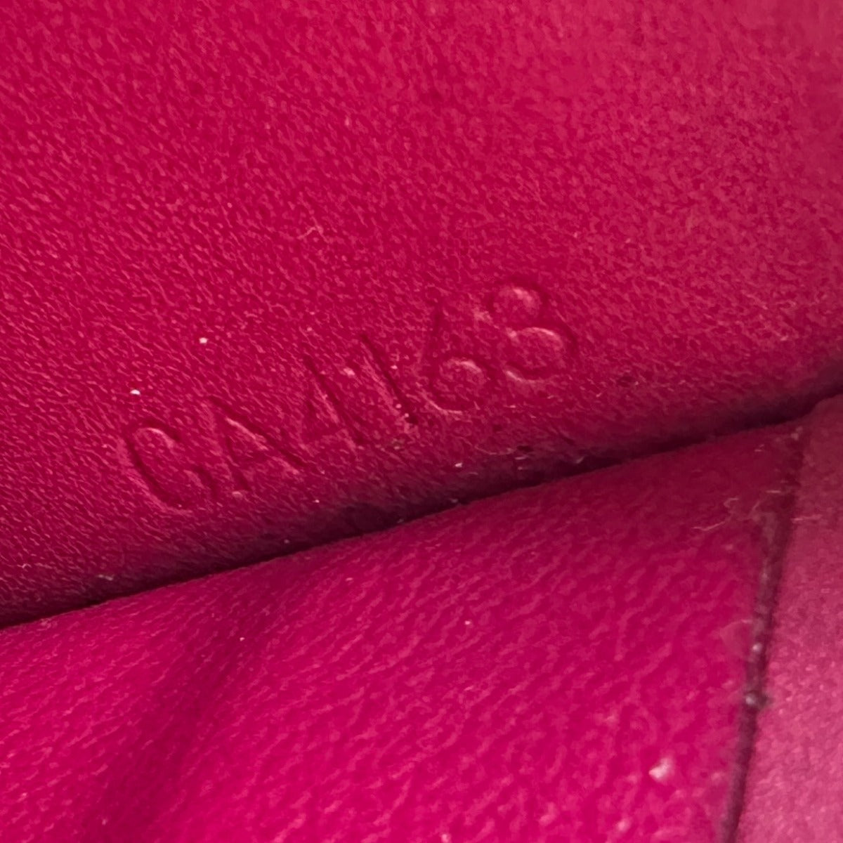 ルイヴィトン LOUIS VUITTON 長財布
 ラウンドファスナー ヴェルニ ジッピーウォレット モノグラムヴェルニ M61379 マゼンタ LV
 【SS】
 【中古】