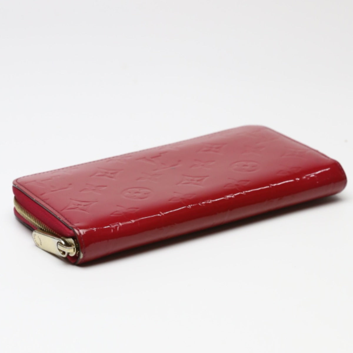 ルイヴィトン LOUIS VUITTON 長財布
 ラウンドファスナー ヴェルニ ジッピーウォレット モノグラムヴェルニ M61379 マゼンタ LV
 【SS】
 【中古】