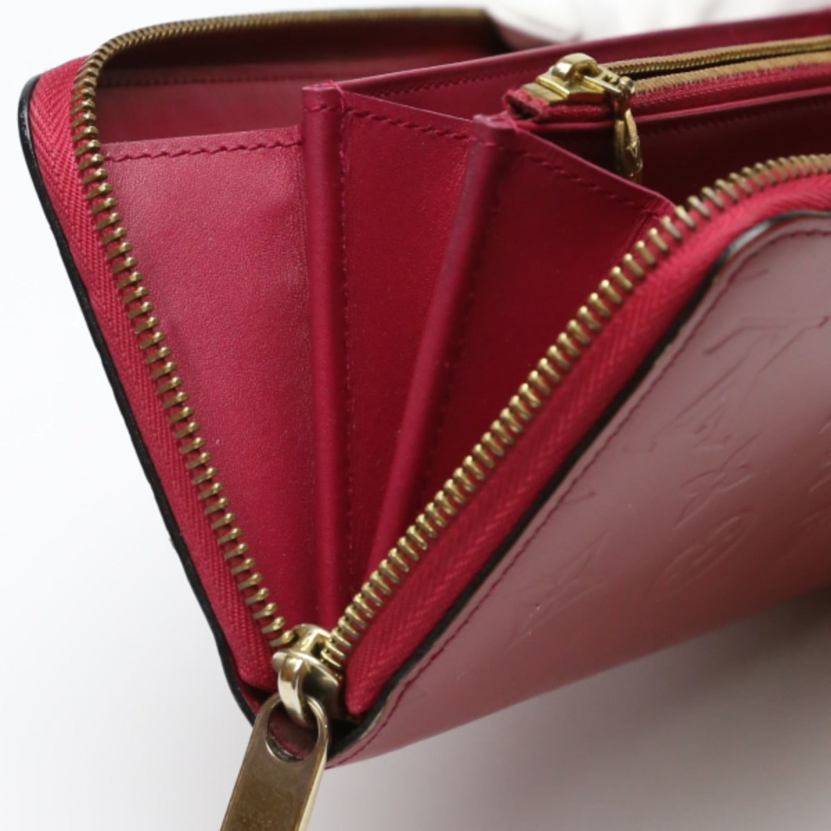 ルイヴィトン LOUIS VUITTON 長財布
 ラウンドファスナー ヴェルニ ジッピーウォレット モノグラムヴェルニ M61379 マゼンタ LV
 【SS】
 【中古】