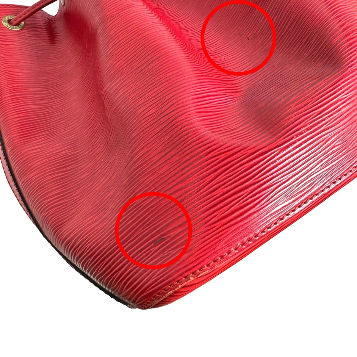ルイヴィトン LOUIS VUITTON ショルダーバッグ
 プチノエ エピ 巾着型 エピレザー M44107 カステリアンレッド LV
 【SS】
 【中古】