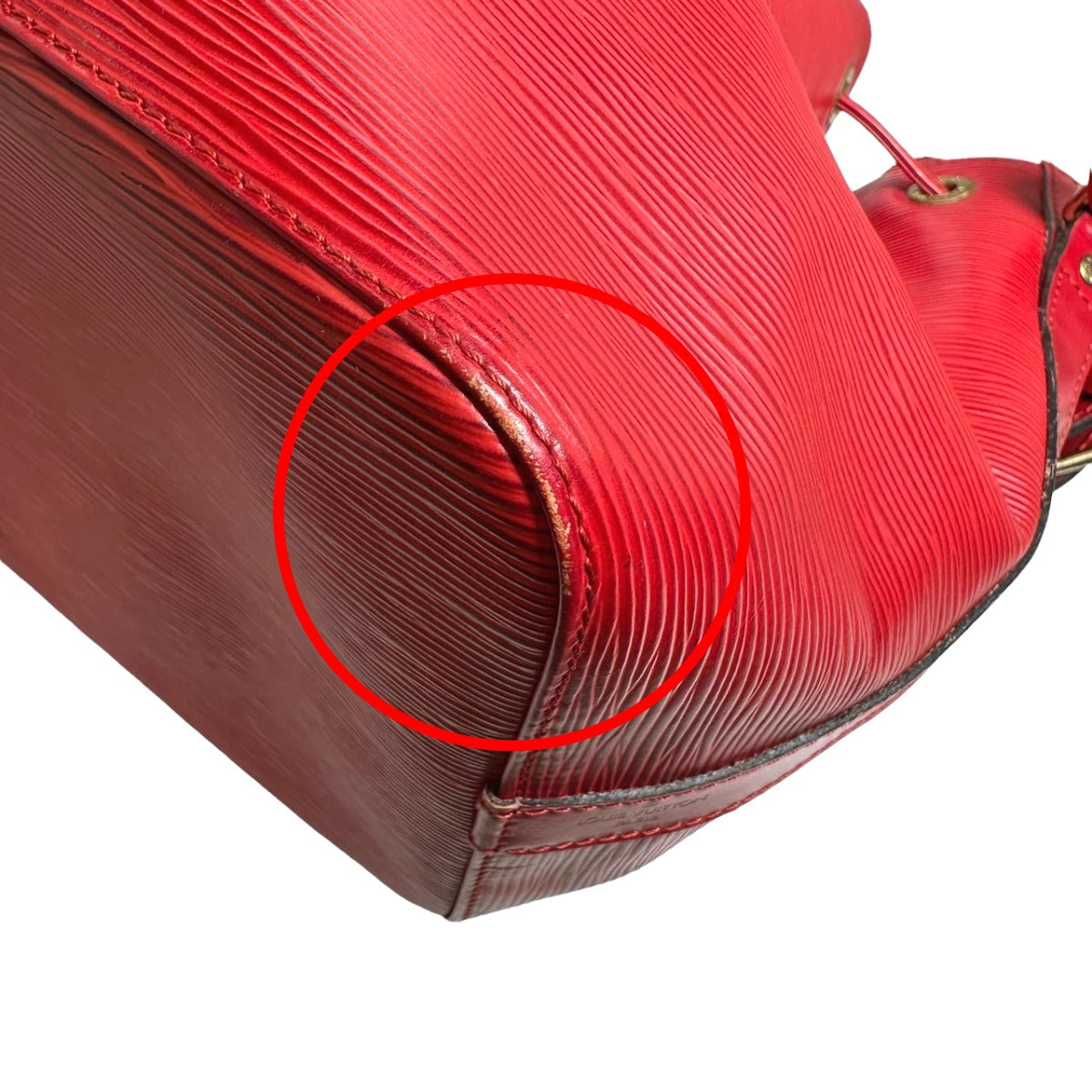 ルイヴィトン LOUIS VUITTON ショルダーバッグ
 プチノエ エピ 巾着型 エピレザー M44107 カステリアンレッド LV
 【SS】
 【中古】
