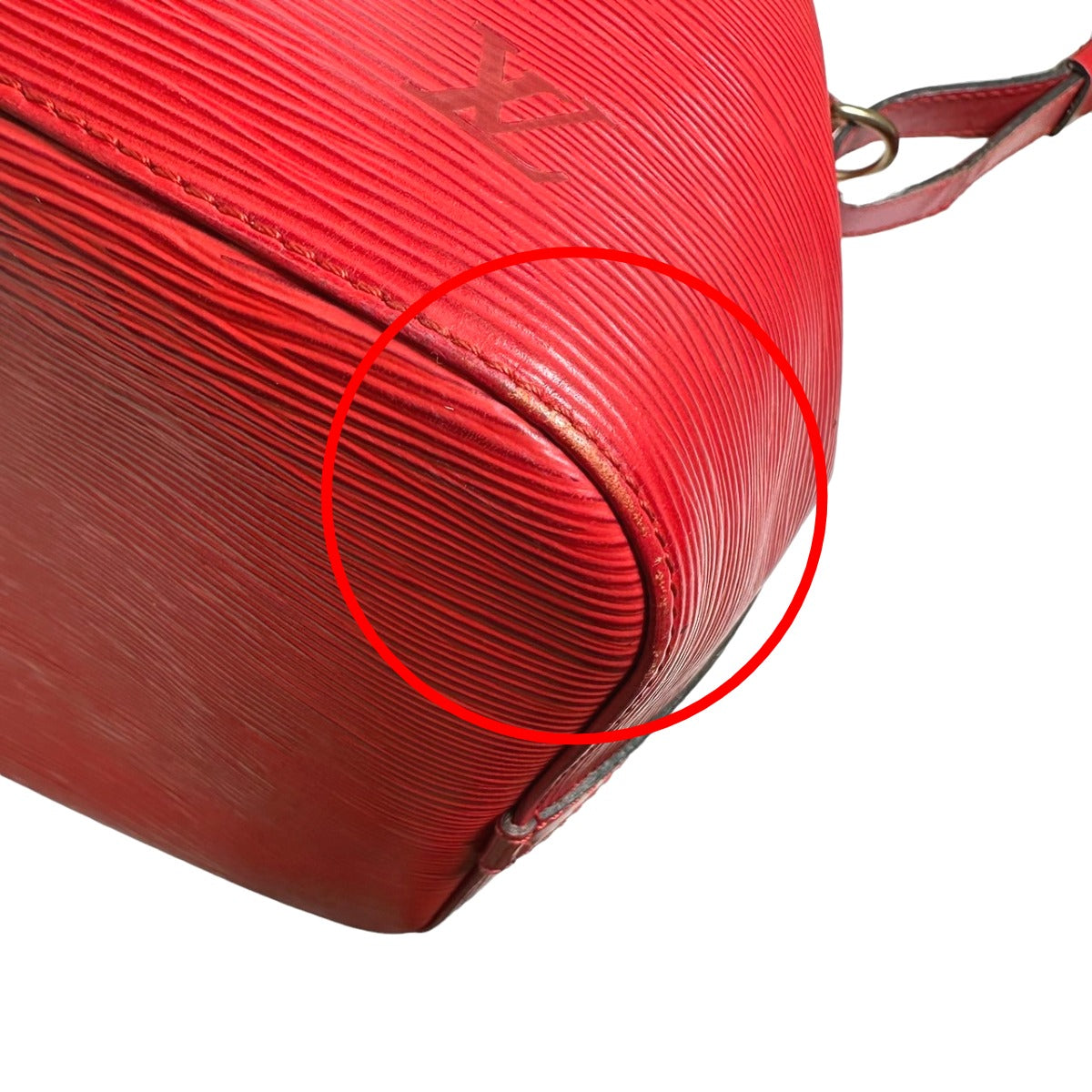 ルイヴィトン LOUIS VUITTON ショルダーバッグ
 プチノエ エピ 巾着型 エピレザー M44107 カステリアンレッド LV
 【SS】
 【中古】