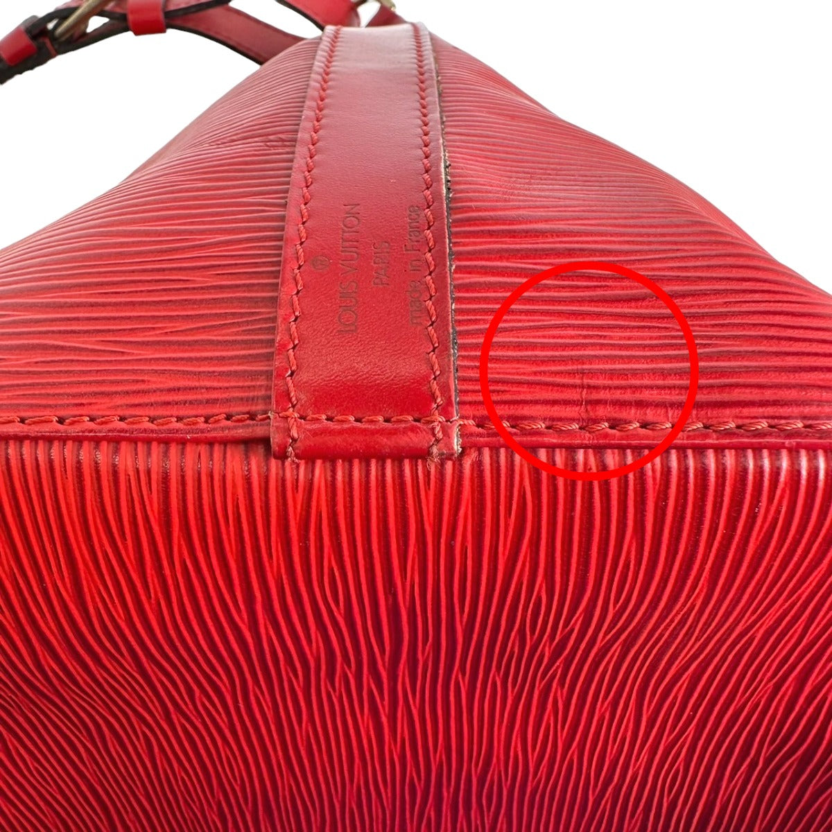 ルイヴィトン LOUIS VUITTON ショルダーバッグ
 プチノエ エピ 巾着型 エピレザー M44107 カステリアンレッド LV
 【SS】
 【中古】