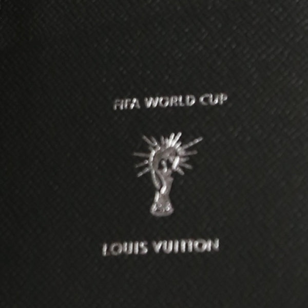 ルイヴィトン LOUIS VUITTON 長財布
 ポルトフォイユ・ブラザ エピ ロシア2018 FIFA ワールドカップ エピレザー M63294 ノワール LV