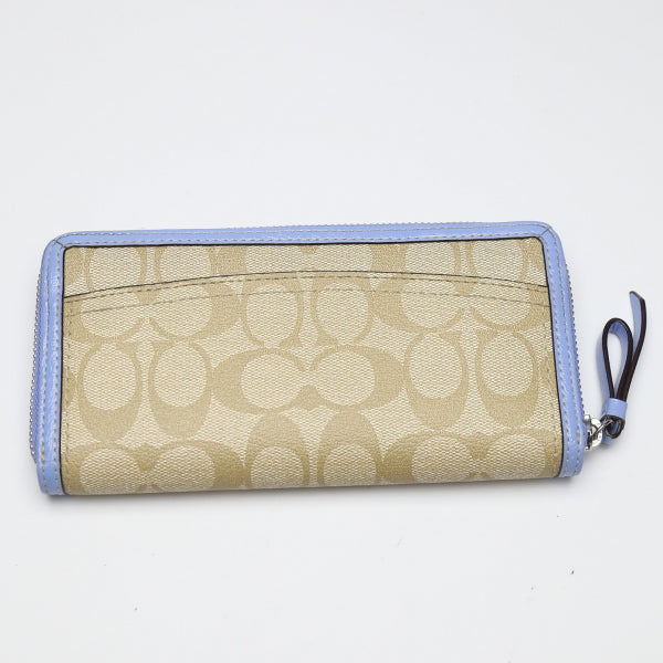 コーチ COACH 長財布
 ラウンドファスナー長財布 PVC 外ポケット PVC ベージュ×水色 【SS】
 【中古】