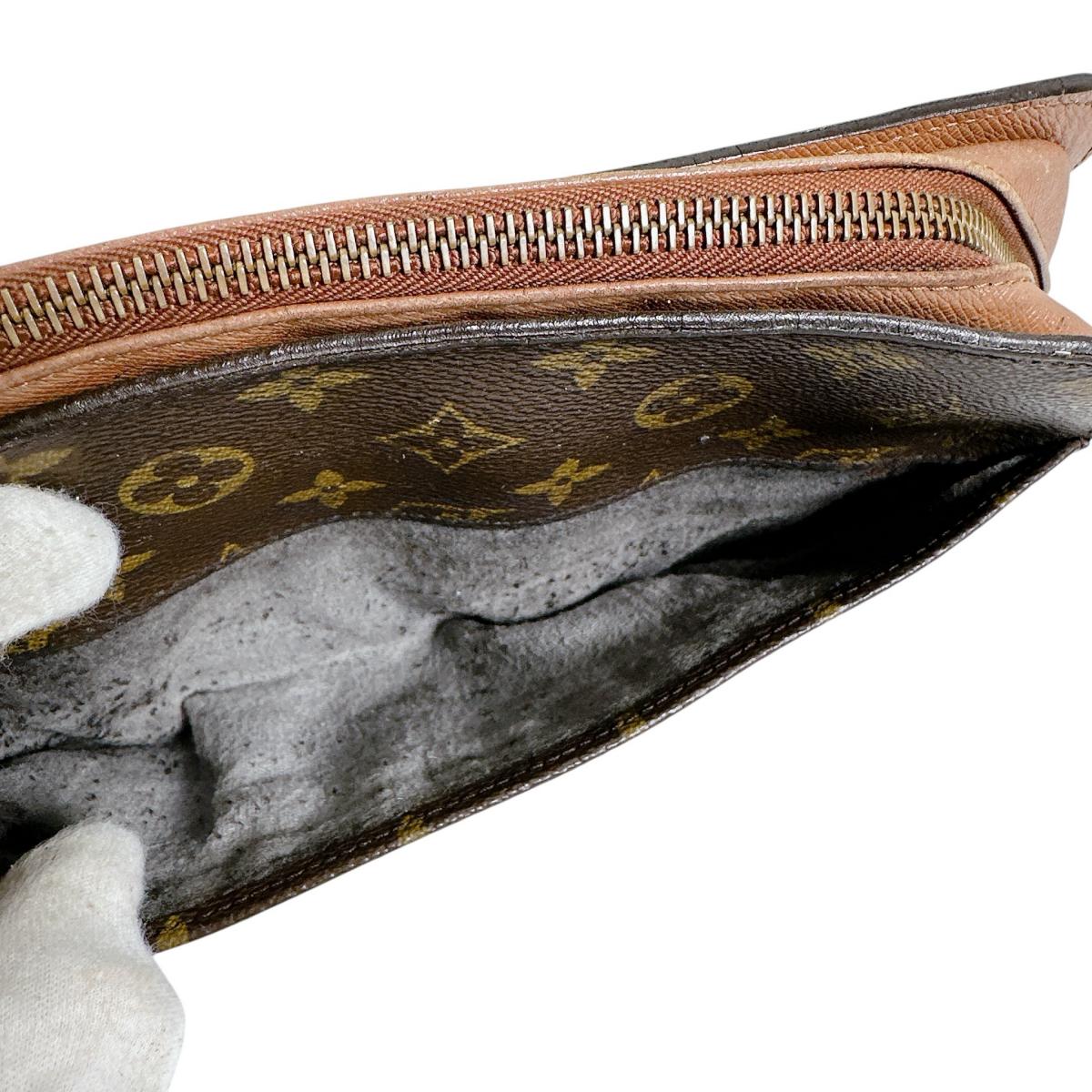 ルイヴィトン LOUIS VUITTON セカンドバッグ
 クラッチバッグ モノグラム ファスナー モノグラムキャンバス M51790 ブラウン LV
 【SS】
 【中古】