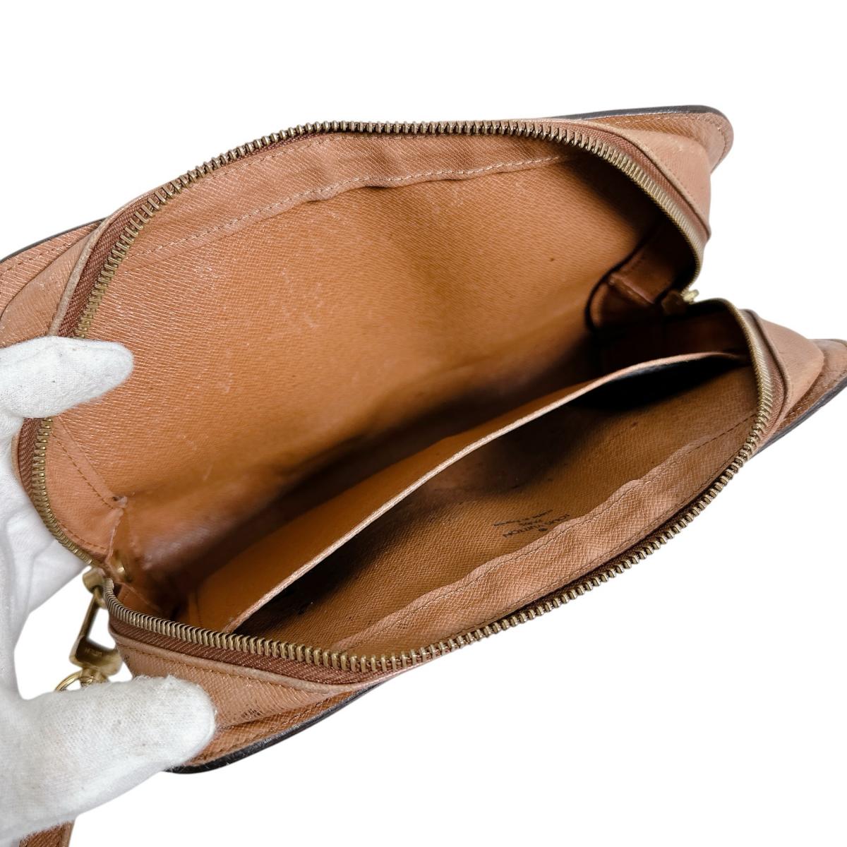 ルイヴィトン LOUIS VUITTON セカンドバッグ
 クラッチバッグ モノグラム ファスナー モノグラムキャンバス M51790 ブラウン LV
 【SS】
 【中古】