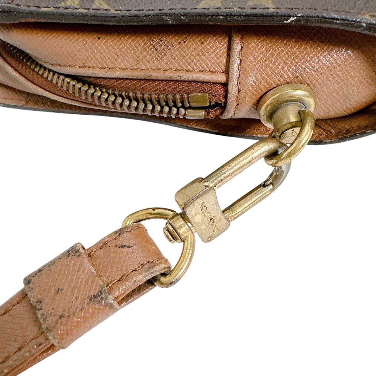 ルイヴィトン LOUIS VUITTON セカンドバッグ
 クラッチバッグ モノグラム ファスナー モノグラムキャンバス M51790 ブラウン LV
 【SS】
 【中古】