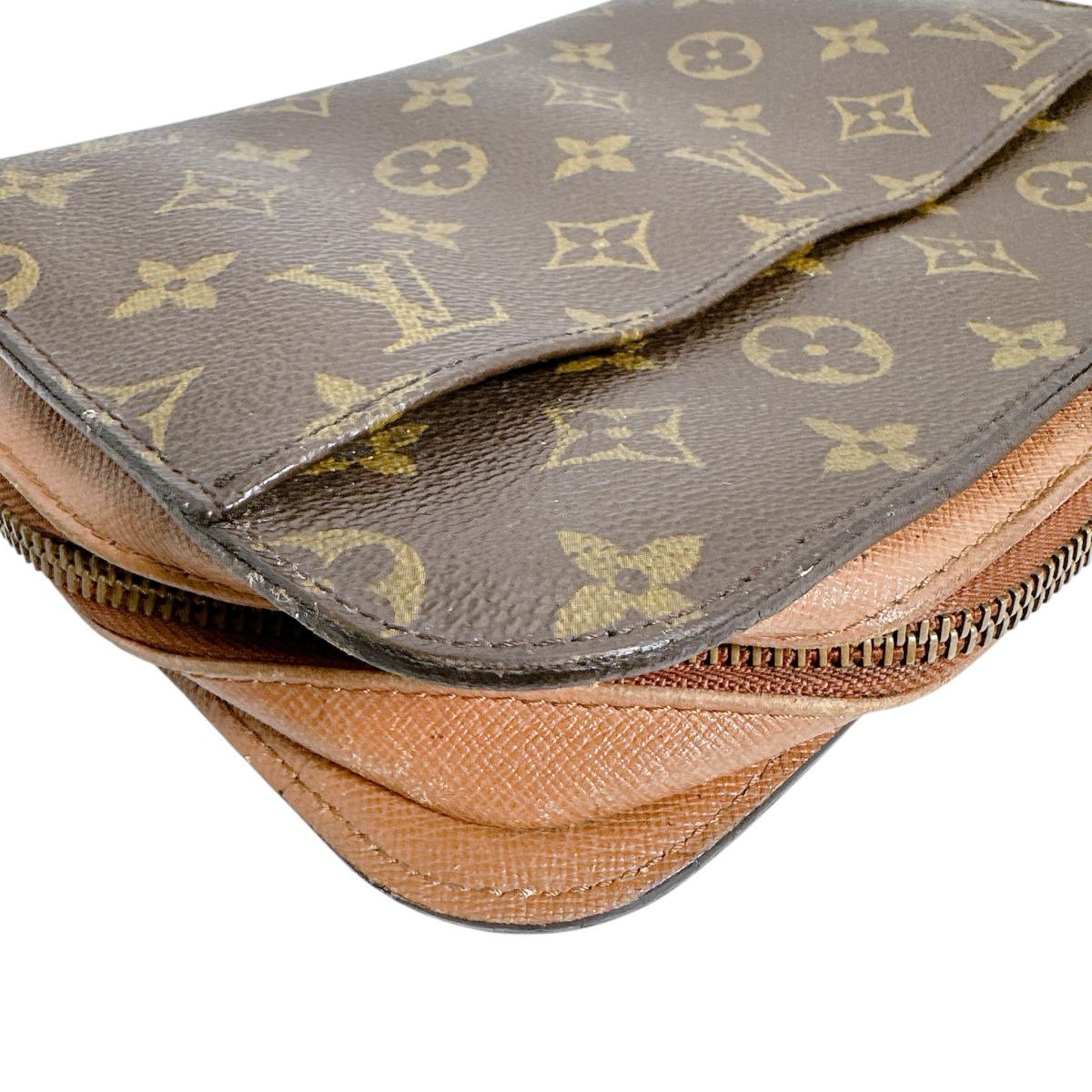 ルイヴィトン LOUIS VUITTON セカンドバッグ
 クラッチバッグ モノグラム ファスナー モノグラムキャンバス M51790 ブラウン LV
 【SS】
 【中古】