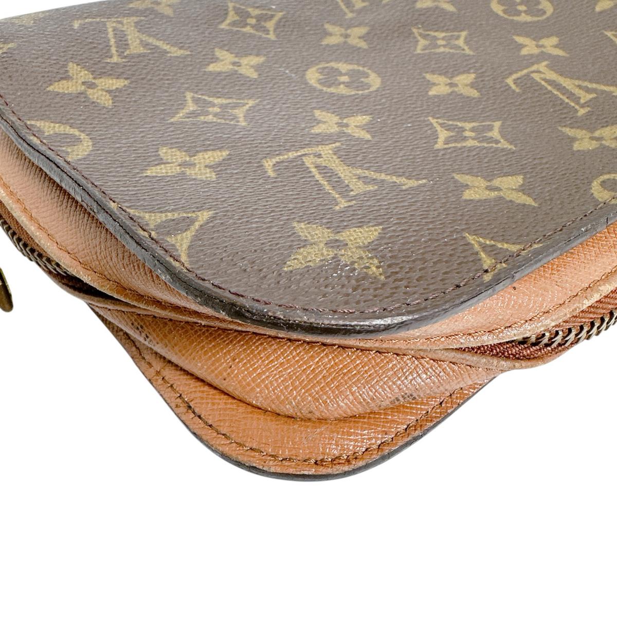 ルイヴィトン LOUIS VUITTON セカンドバッグ
 クラッチバッグ モノグラム ファスナー モノグラムキャンバス M51790 ブラウン LV
 【SS】
 【中古】